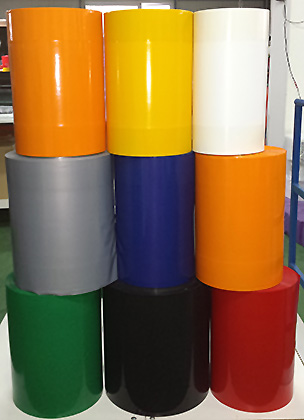 Rolne obojenih plastičnih folija spremnih za obradu - 9 boja